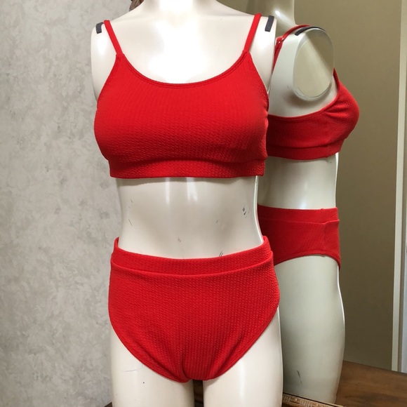 NWOT Women’s 2 piece bikini. Size M. Red textured ribbed. Adjustable straps. - Picture 12 of 12
